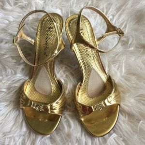Coloriffics gold sandals size 7W